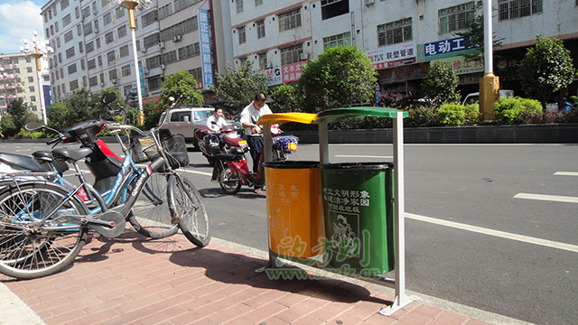 欣方圳分類玻璃鋼垃圾桶 服務貴州畢節(jié)市民